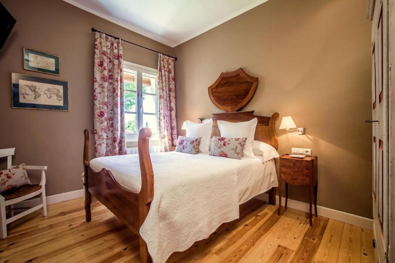 Lhort De Sant Cebria Bed & Breakfast Torroella de Fluvia Exterior photo